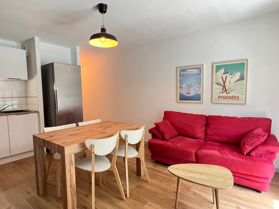 T3 Centre Ville Avec Parking, Balcon Et Wifi. 5P. Cauterets Luaran gambar