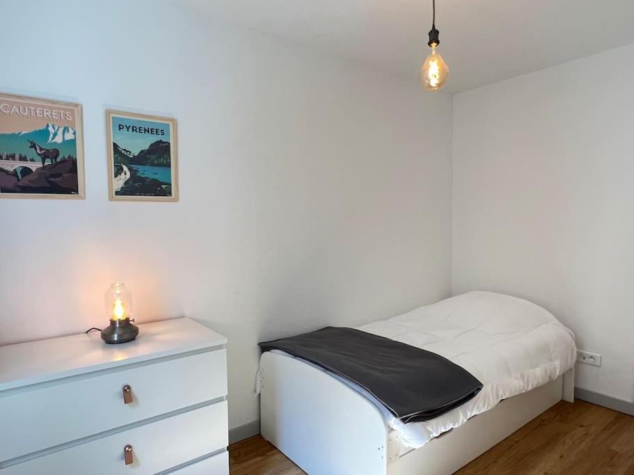 T3 Centre Ville Avec Parking, Balcon Et Wifi. 5P. Cauterets Luaran gambar