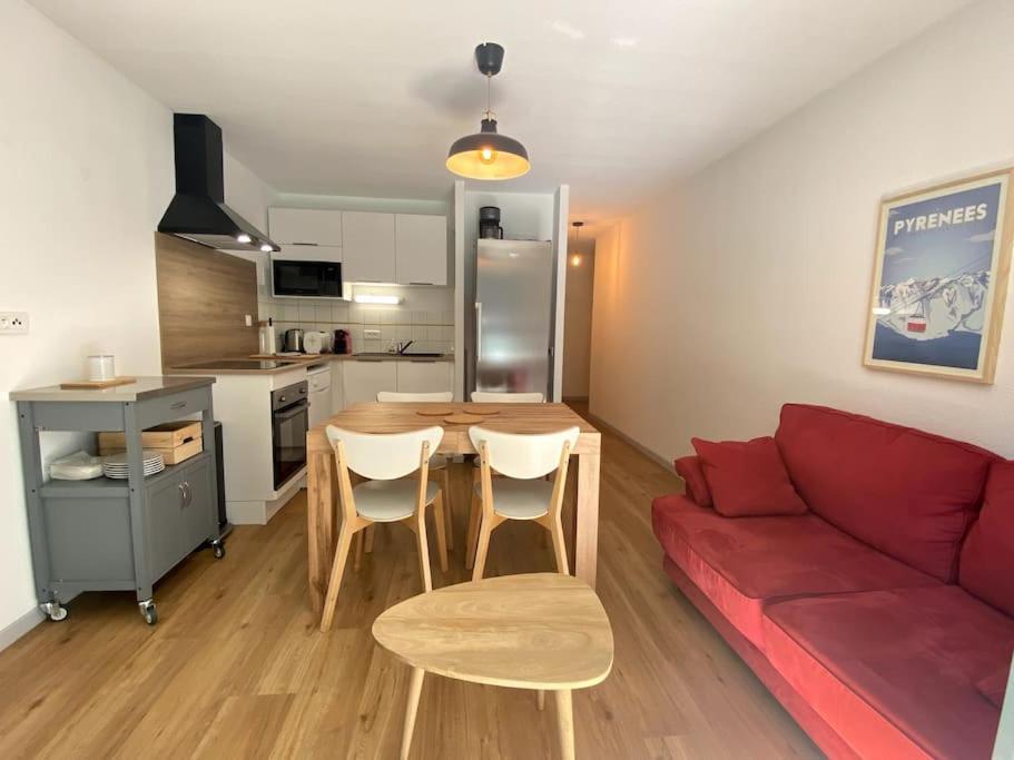 T3 Centre Ville Avec Parking, Balcon Et Wifi. 5P. Cauterets Luaran gambar