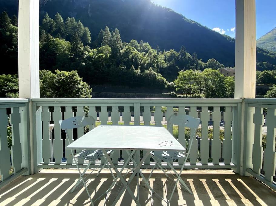 T3 Centre Ville Avec Parking, Balcon Et Wifi. 5P. Cauterets Luaran gambar